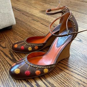 GUC Carlos Santana Brown Wedges, size 8.5.